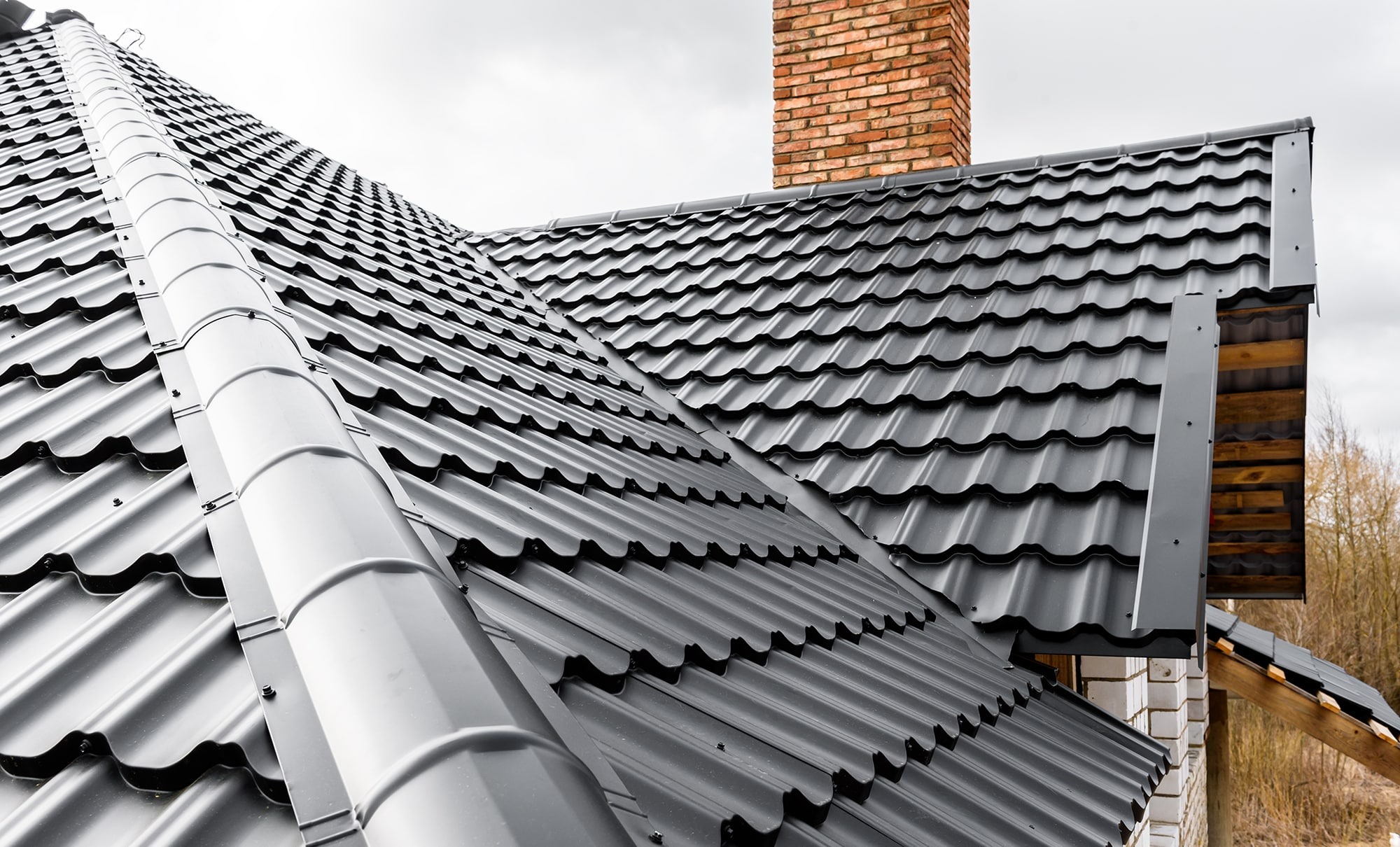 imageye___-_imgi_134_how-a-ridge-cap-protects-your-roof-01